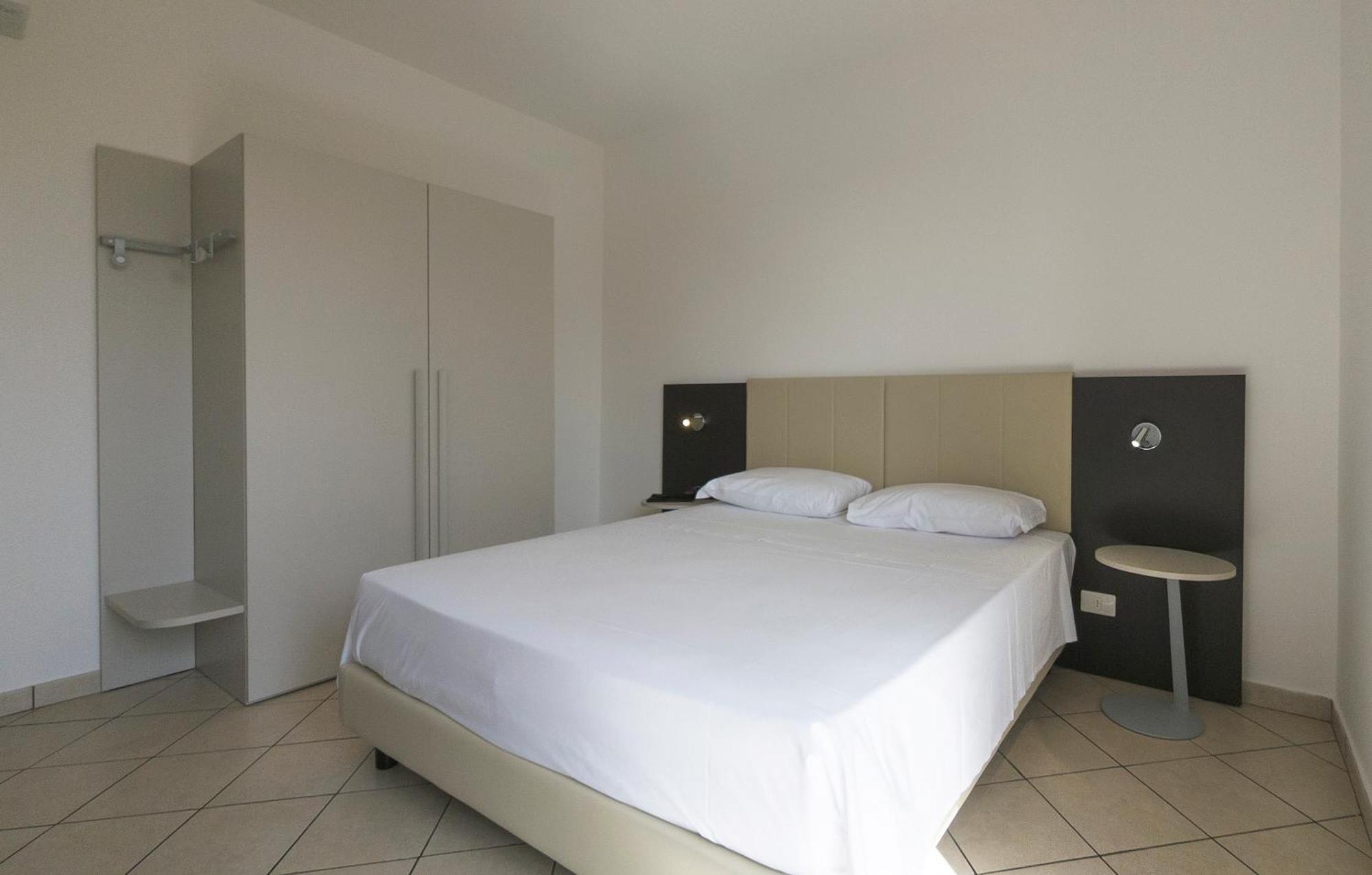 Magico Apartments - 450M Dalla Spiaggia 카포오를란도 외부 사진