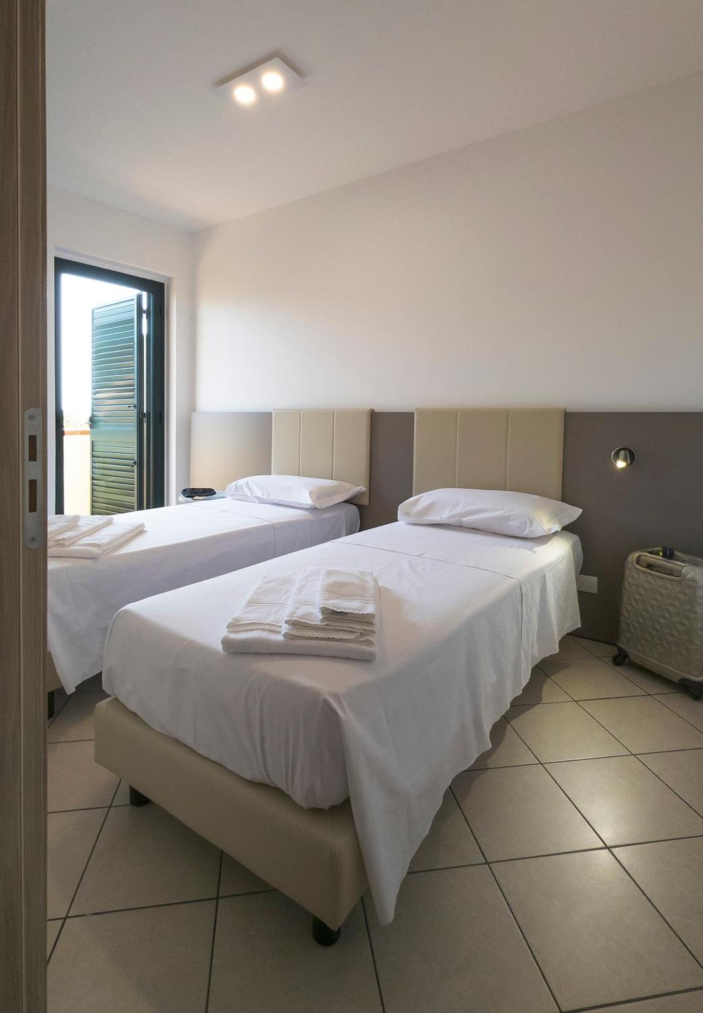Magico Apartments - 450M Dalla Spiaggia 카포오를란도 외부 사진