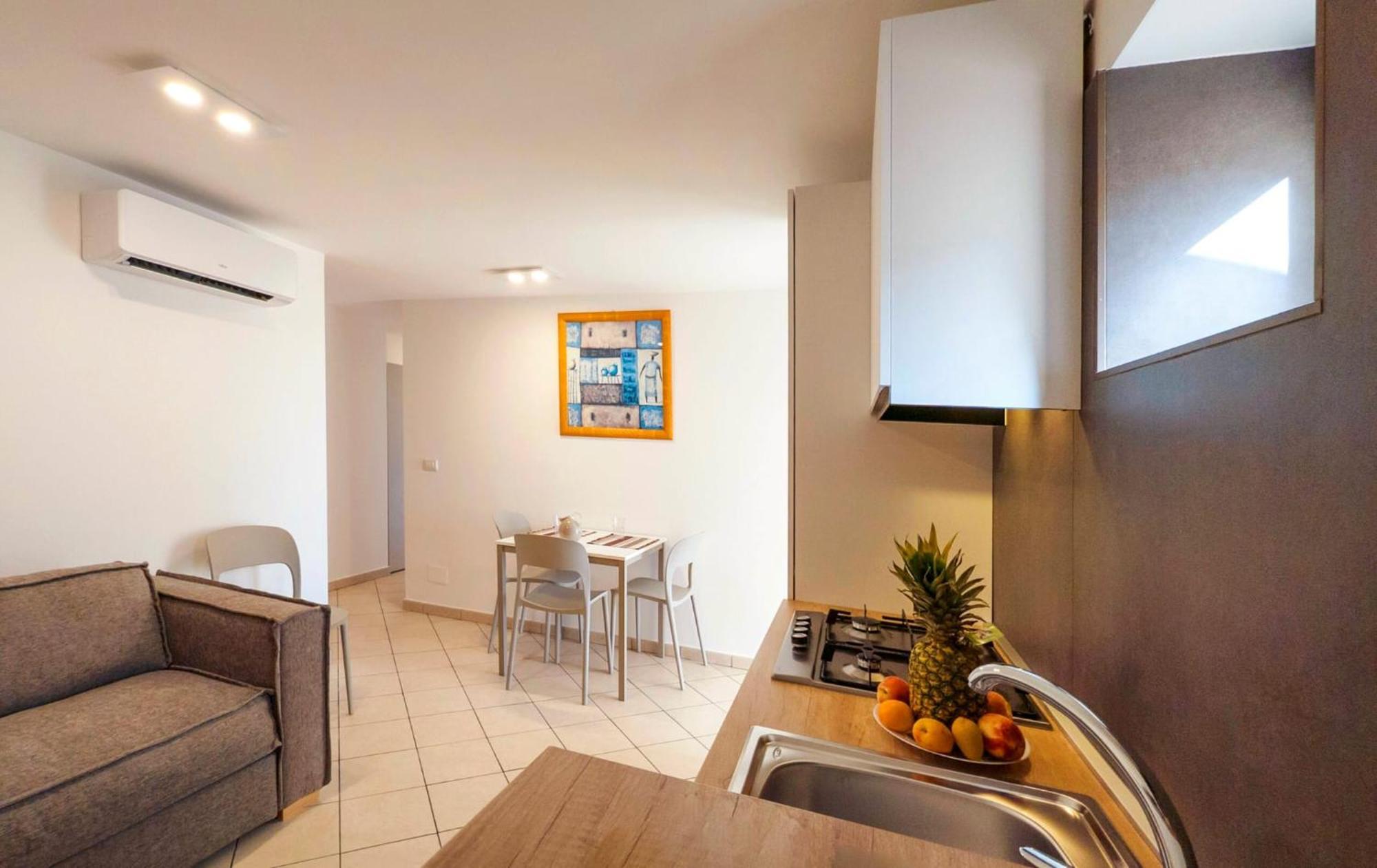 Magico Apartments - 450M Dalla Spiaggia 카포오를란도 외부 사진