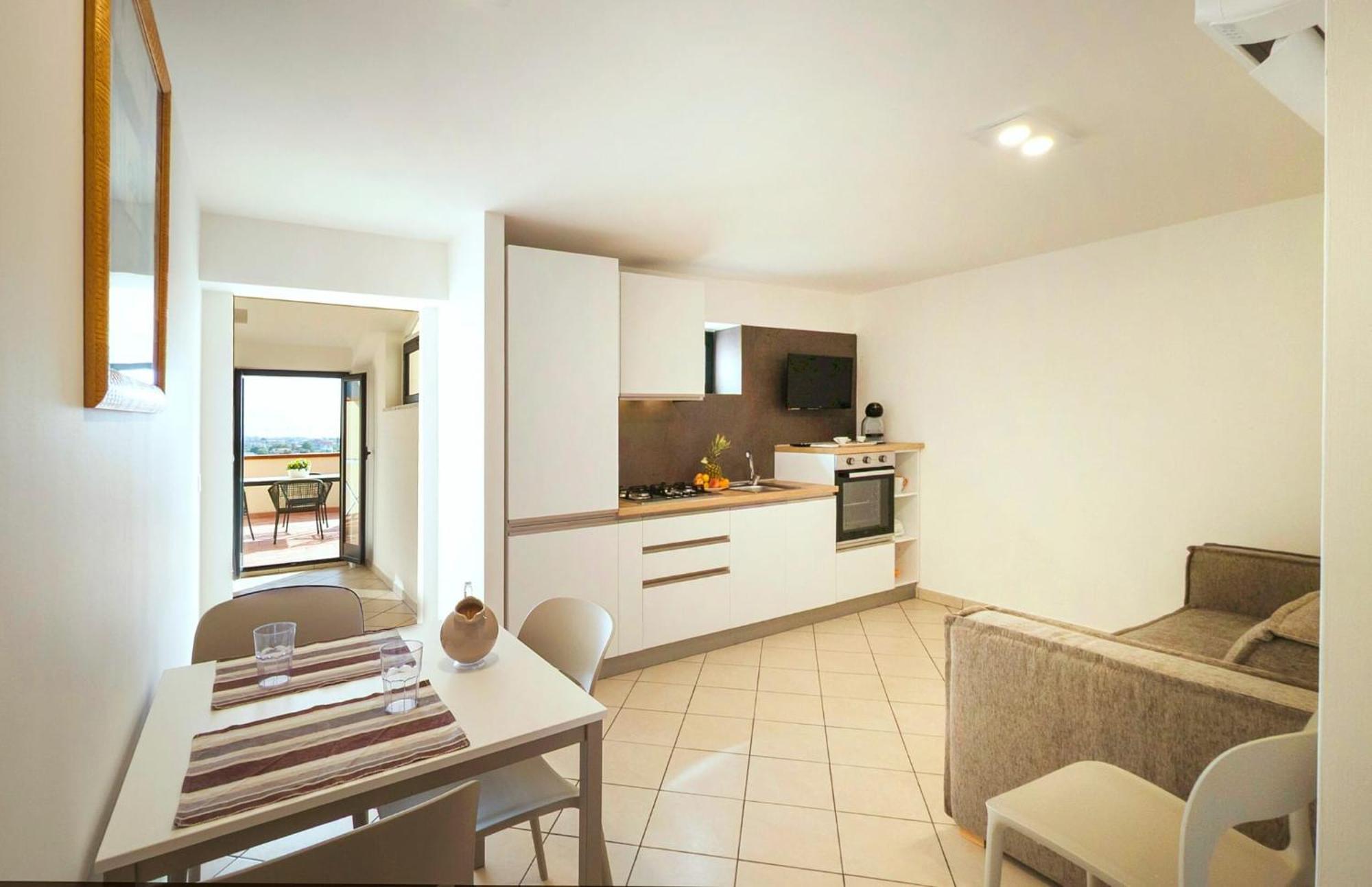 Magico Apartments - 450M Dalla Spiaggia 카포오를란도 외부 사진