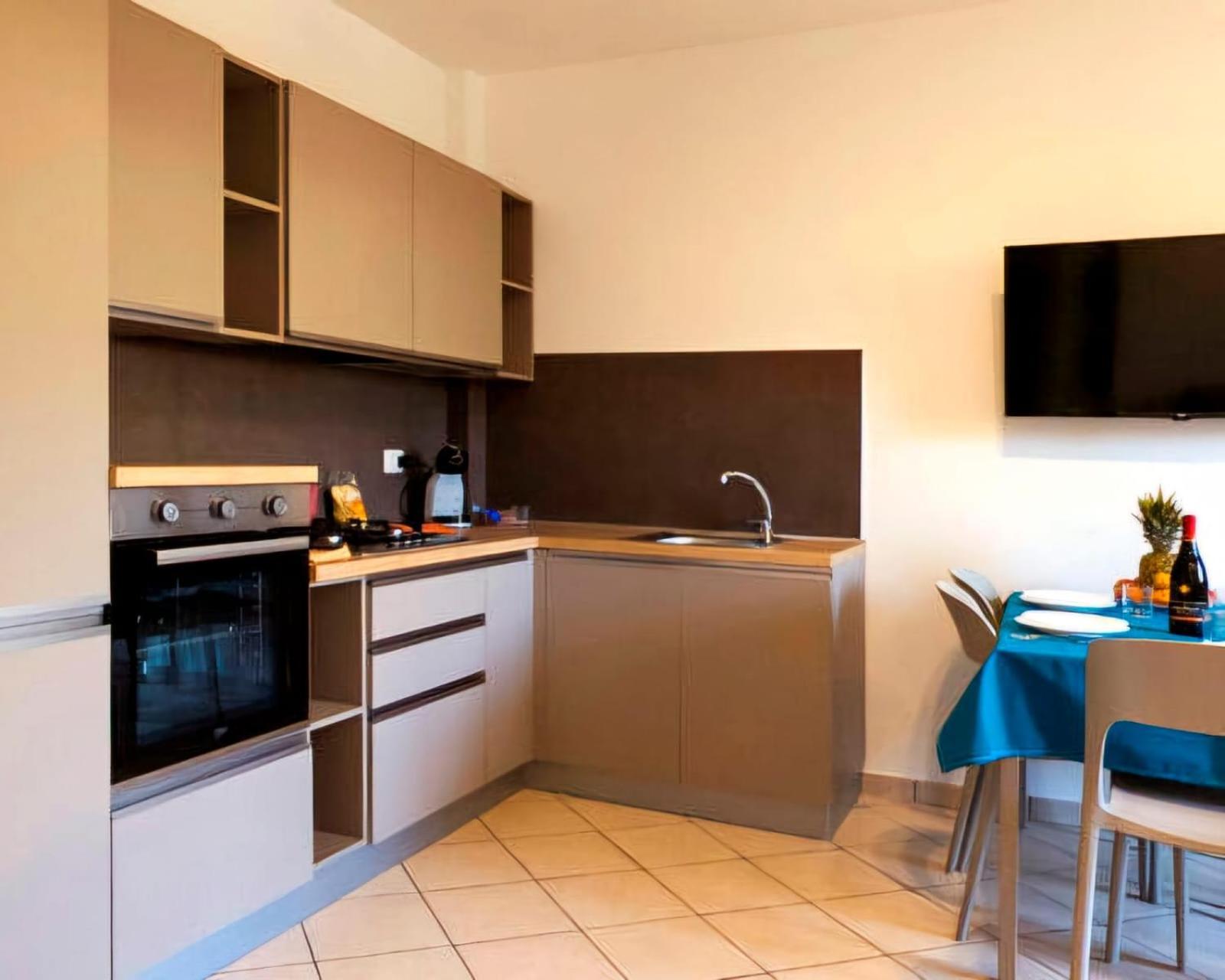 Magico Apartments - 450M Dalla Spiaggia 카포오를란도 외부 사진